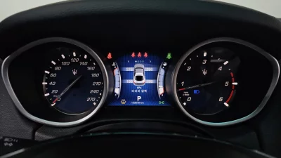 Maserati GHIBLI