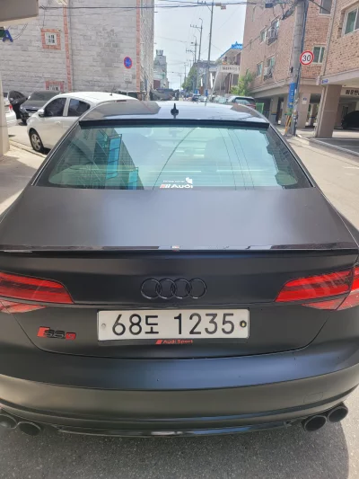 Audi S8