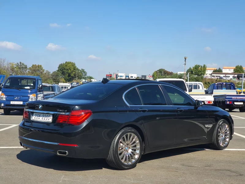 BMW 7-Series