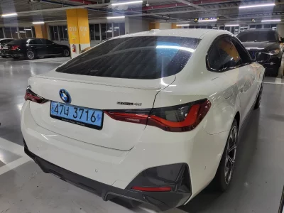 BMW i4