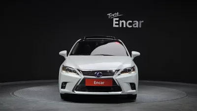 Lexus CT200h