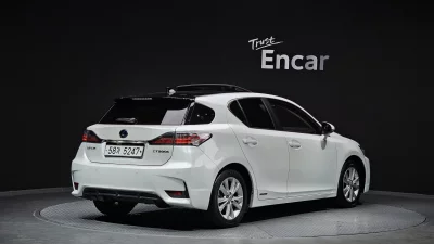 Lexus CT200h