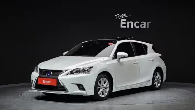 Lexus CT200h