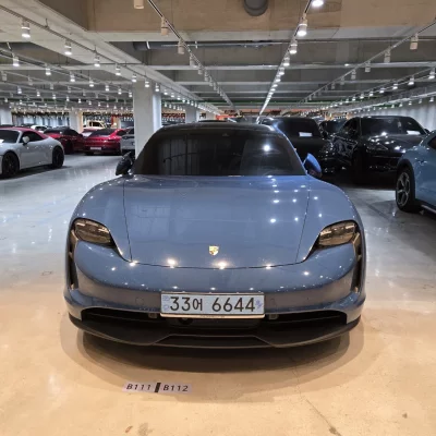Porsche TAYCAN