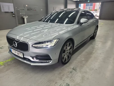 Volvo S90