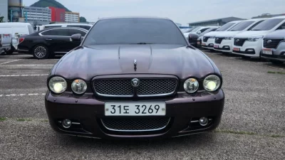 Jaguar XJ