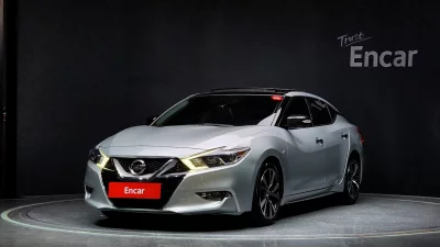 Nissan MAXIMA