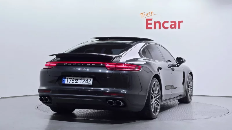 Porsche PANAMERA