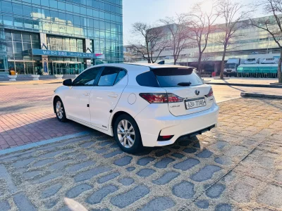 Lexus CT200h