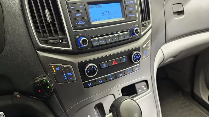 Hyundai Starex