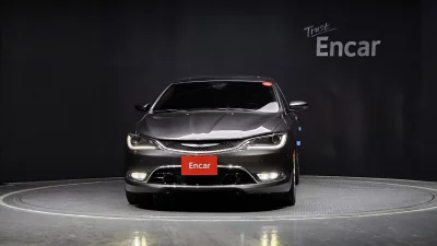 Chrysler 200