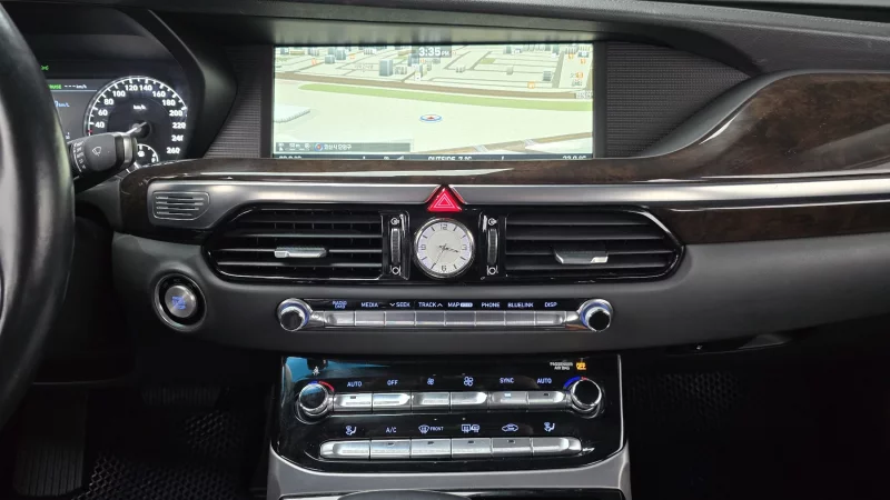Genesis EQ900