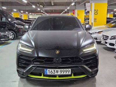 Lamborghini URUS