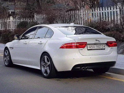 Jaguar XE