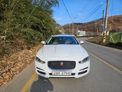 Jaguar XE