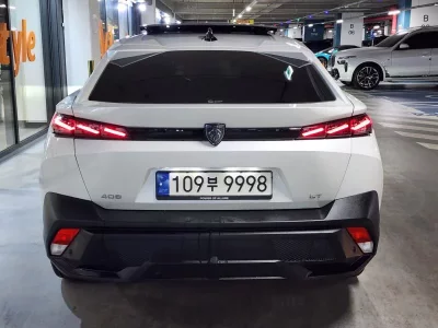 Peugeot 408