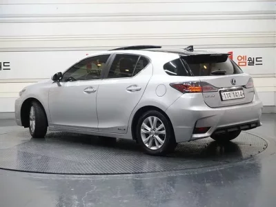 Lexus CT200h