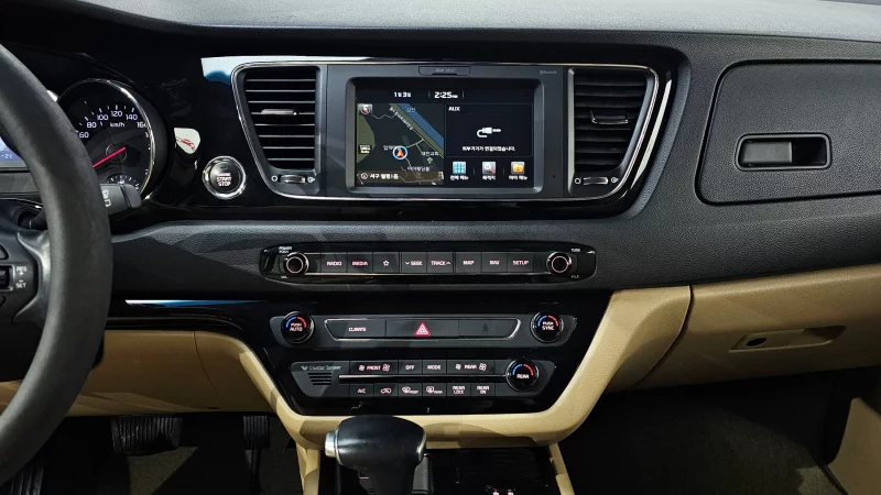 Kia Carnival