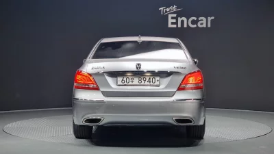 Hyundai Equus