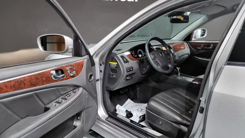 Hyundai Equus