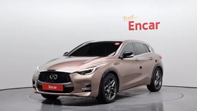 Infiniti Q30