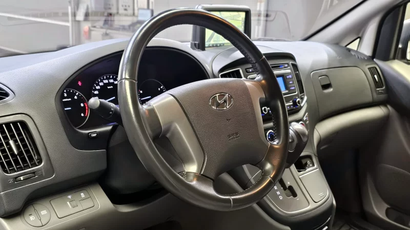 Hyundai Starex