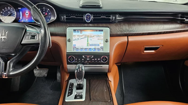 Maserati QUATTROPORTE