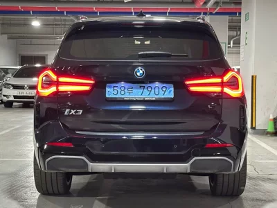 BMW iX3