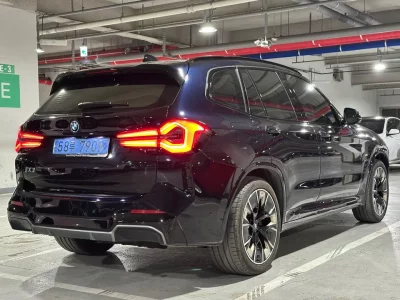 BMW iX3