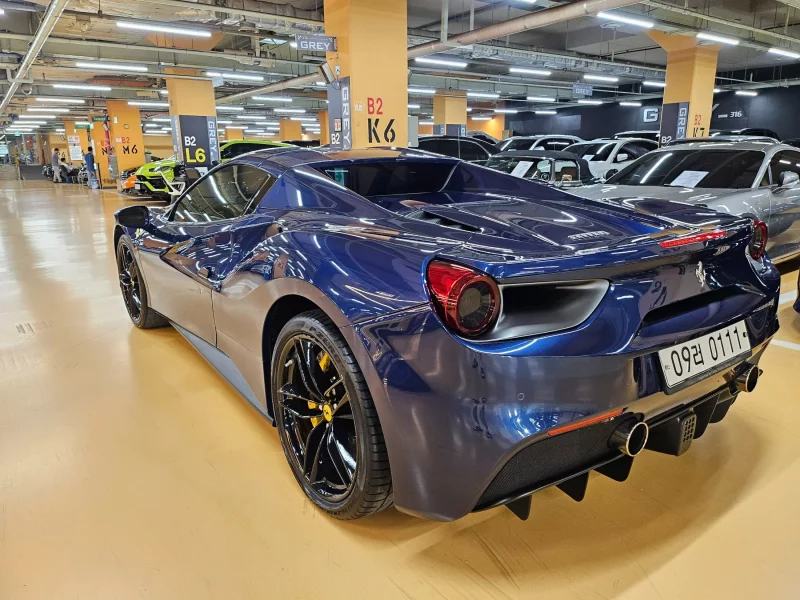 Ferrari 488