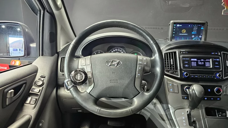 Hyundai Starex
