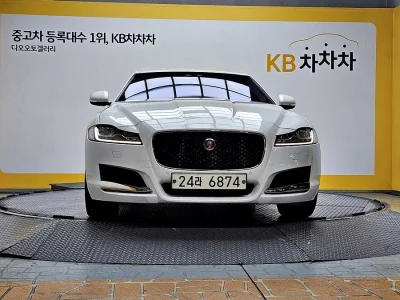 Jaguar XF