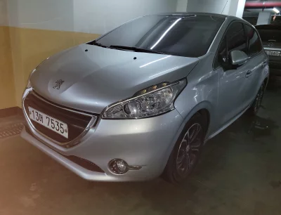 Peugeot 208