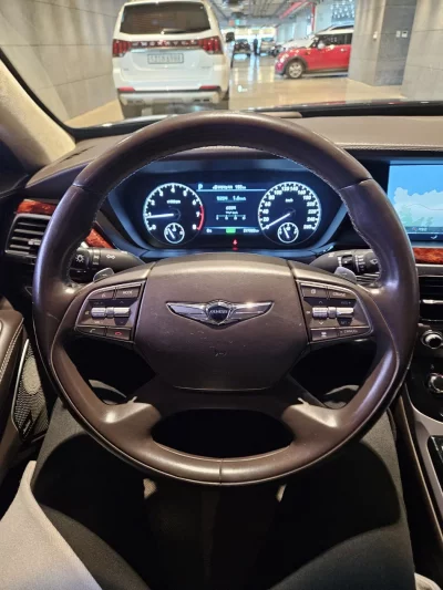 Genesis EQ900