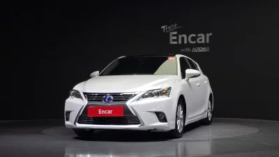 Lexus CT200h