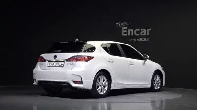 Lexus CT200h