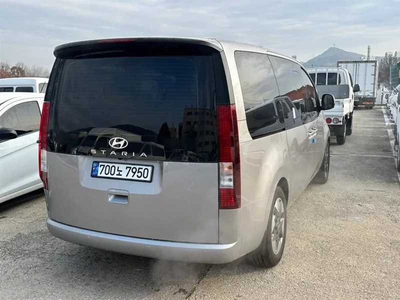 Hyundai Staria