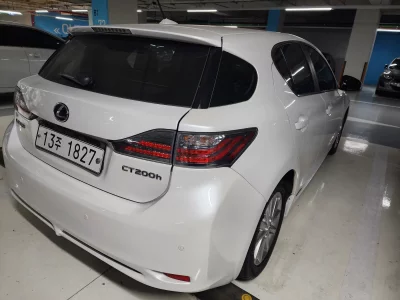 Lexus CT200h