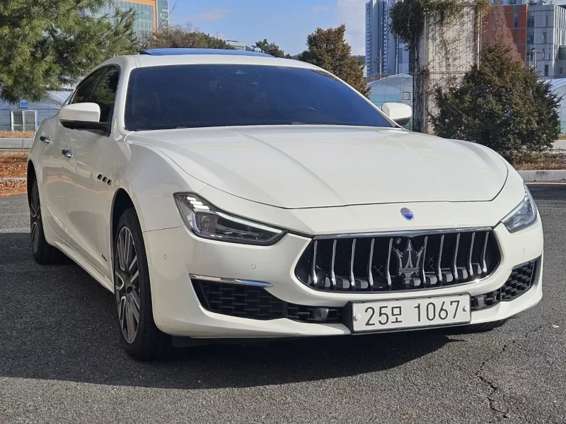 Maserati GHIBLI