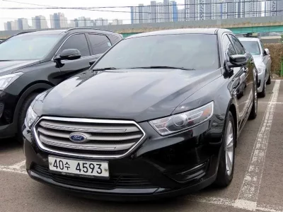 Ford TAURUS