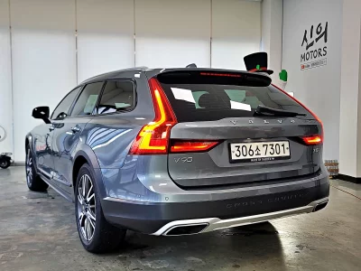 Volvo V90