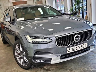 Volvo V90