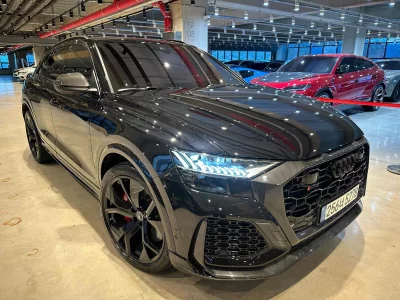 Audi RSQ8