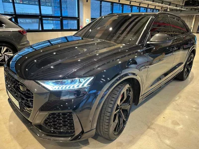 Audi RSQ8