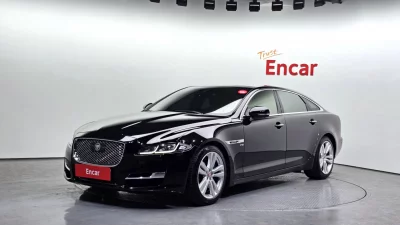 Jaguar XJ