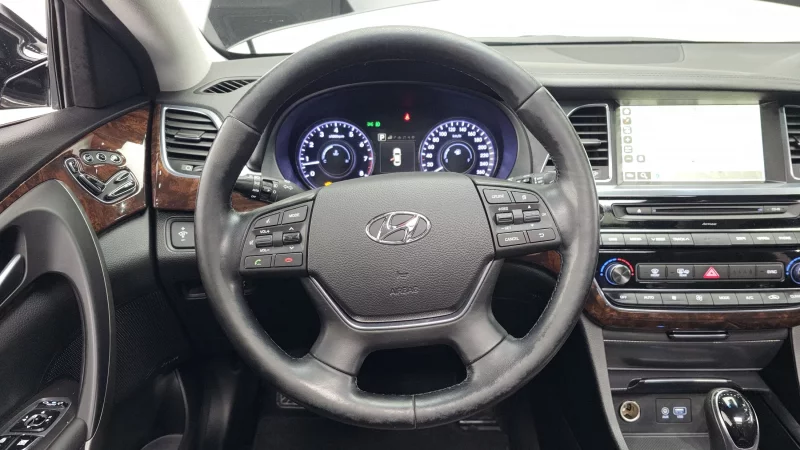 Hyundai Aslan