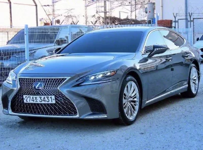 Lexus LS