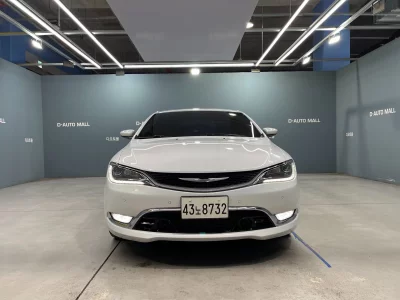 Chrysler 200