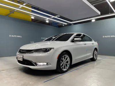 Chrysler 200