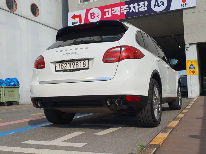 Porsche CAYENNE